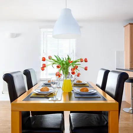Holiday home 8 Spinnakers In Fistral, Newquay *