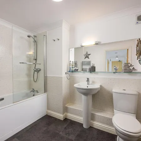 Holiday home 8 Spinnakers In Fistral, Newquay